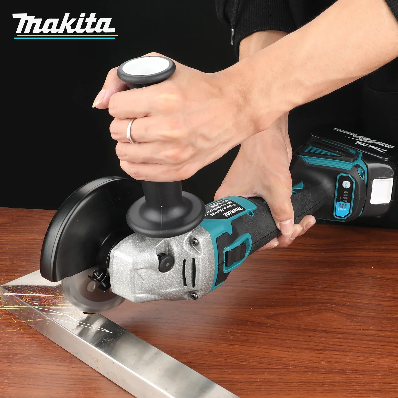 マキタバッテリー DGA404 125mm アングルグライン - Brushless Angle Grinder Battery Powered のレビューと価格